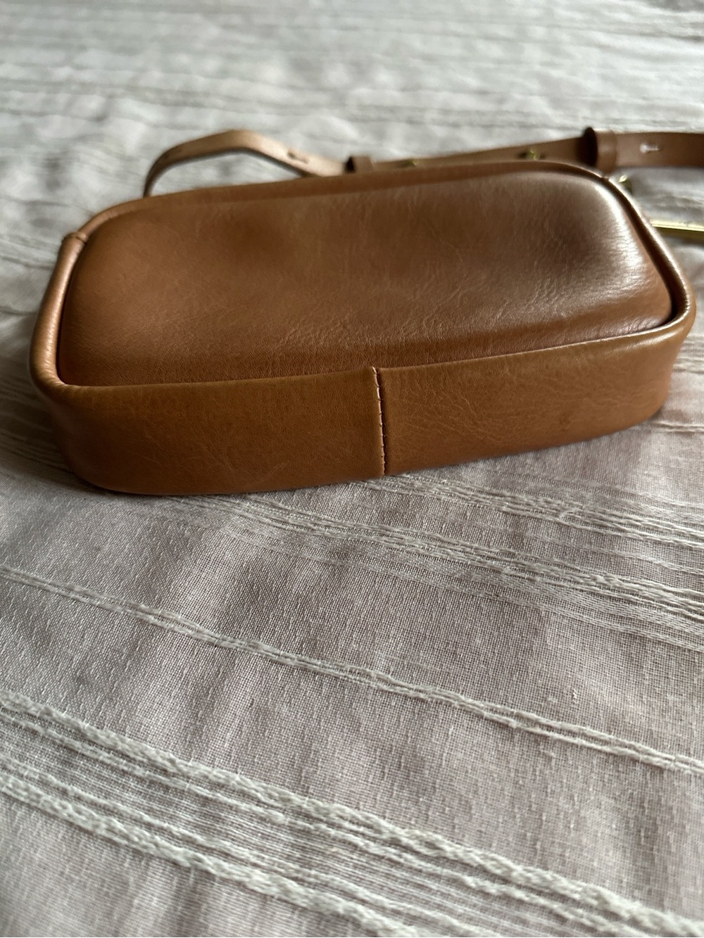MADEWELL The Leather Carabiner Mini Crossbody Bag | Warm Hickory Tan - Picture 5 of 14